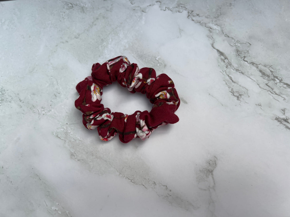 haarschonendes-scrunchie-weinrot-handgemacht