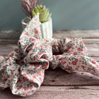 Baumwoll-Scrunchie mit Schleife – Weiches Haargummi mit Blumenmuster mit Schleife