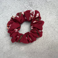 Handgemachtes Scrunchie in Weinrot aus Baumwolle – Haarschonendes Haar-Accessoire